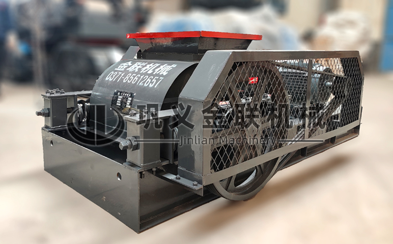 小型皮帶對(duì)輥破碎機(jī)