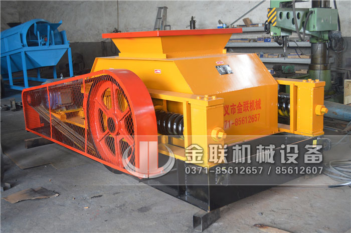 大型雙齒輥破碎機(jī)有哪些結(jié)構(gòu)，都用于哪些行業(yè)？