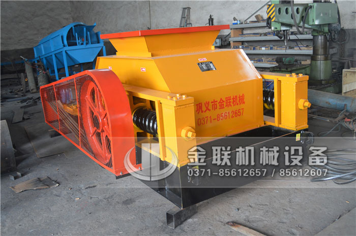 小型爪型強(qiáng)力破碎機(jī)投資少、見效快