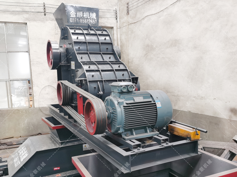 SCF中型無篩底雙級(jí)破碎機(jī)設(shè)備發(fā)貨圖片