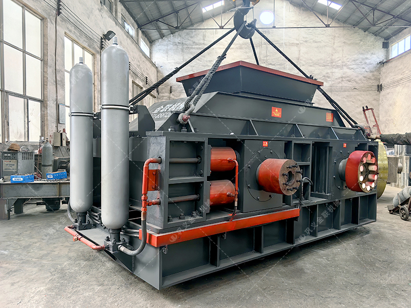 2PG1510半自動大型液壓對輥破碎制砂機發往廣東