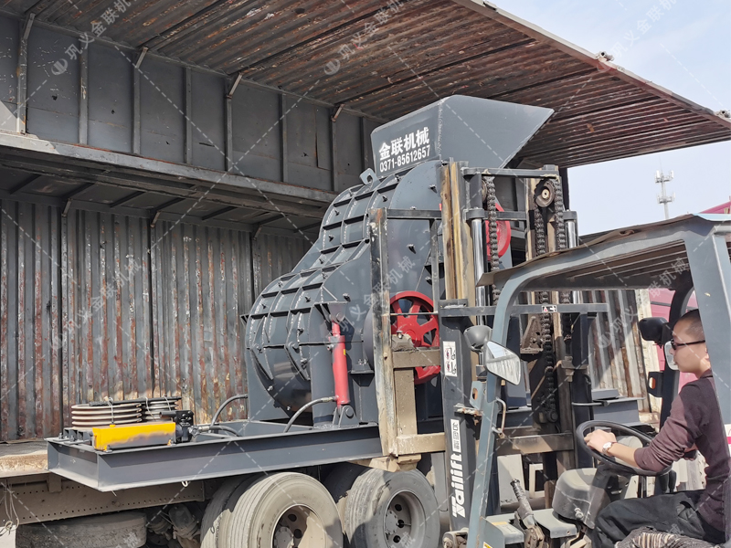 兩臺800X800雙級粉碎機發貨圖片_發往廣西南寧_破碎鐵礦石