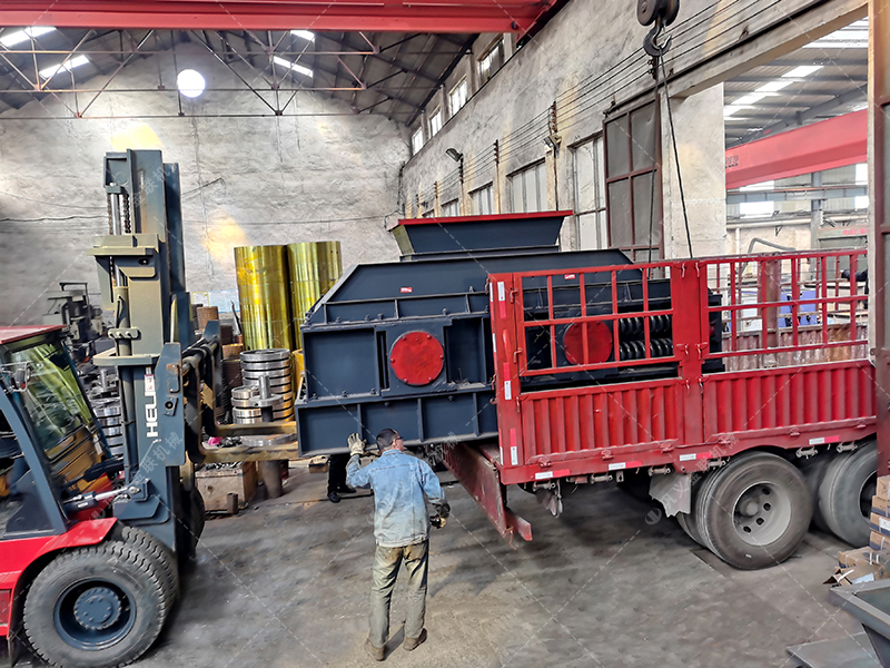 2PG1508大型對輥破碎機發貨圖片_發往廣東清遠_破碎石英砂