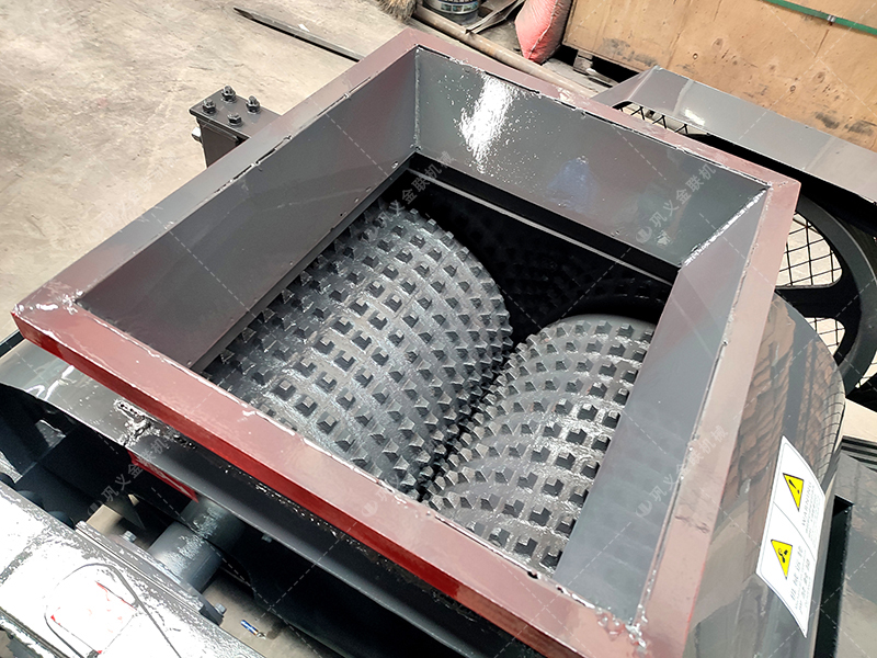 大產(chǎn)量需求下,雙齒輥破碎機(jī)憑什么保證出料均勻度? 大產(chǎn)量需求下,雙齒輥破碎機(jī)憑什么保證出料均勻度?