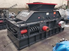 河南風(fēng)化砂制砂機(jī)多少錢(qián)一臺(tái),哪個(gè)廠(chǎng)家服務(wù)好?